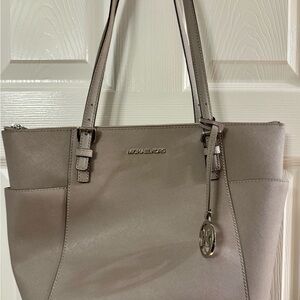 Michael Kors Charlotte Large Saffiano Leather Top Zip Light Gray Tote Bag